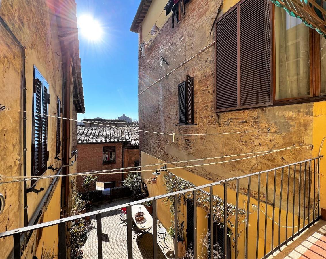 Apartamento Mezzanino Al Porrione Siena Exterior foto